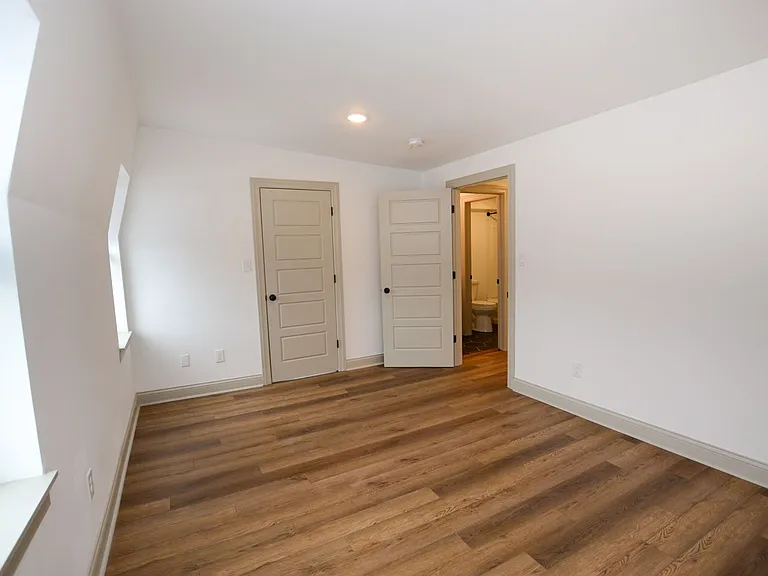 3611 Newton Ave — Photo 12