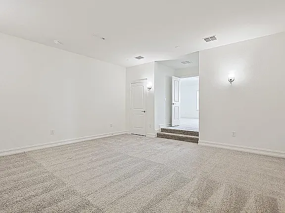 3621 Cadogan St — Photo 32