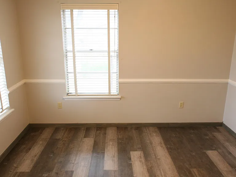 503 Hilliard Dr — Photo 16
