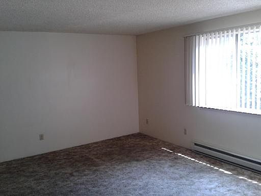 1st image of 482 Walker Ave APT 3