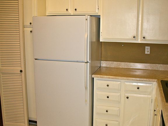 2nd image of 1400 Kenesaw Ave APT 13M