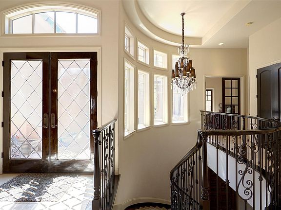 4th image of 61 Sommerset Cir