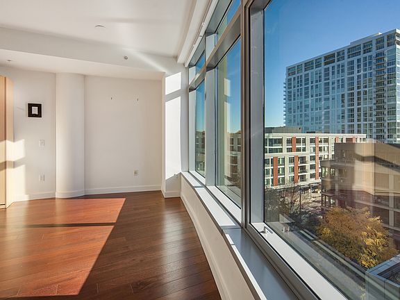 5th image of 3601 SE River Pkwy Unit 716