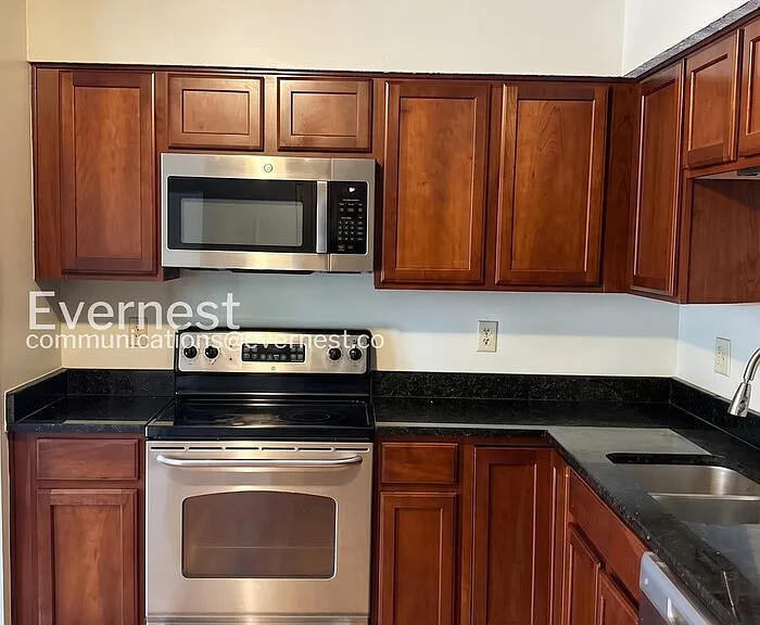 1268 Michigan Ave — Photo 3