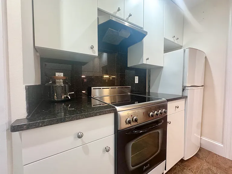 76 Commonwealth Ave #2B — Photo 1