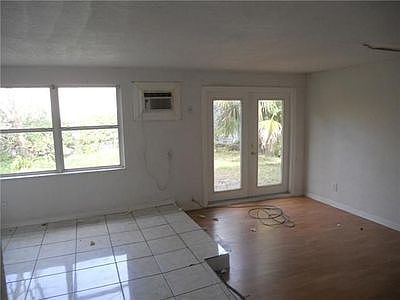 5th image of 30 Lemon Ln APT A