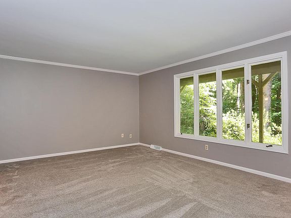 4th image of 7240 Oliver Woods Dr SE