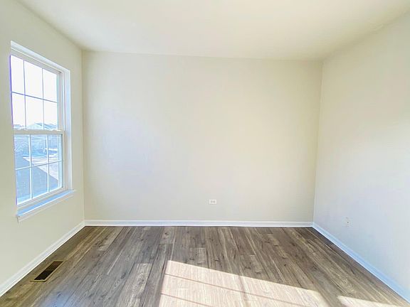 4th image of 2841 White Thorn Cir #2841