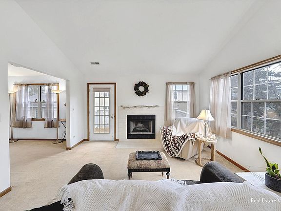 3rd image of 507 W Parkside Dr #507