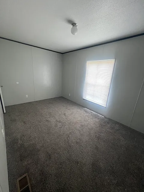3 bed, 1140 sqft, $1,049 — Photo 3