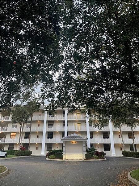 1st image of 1709 Whitehall Dr APT 206