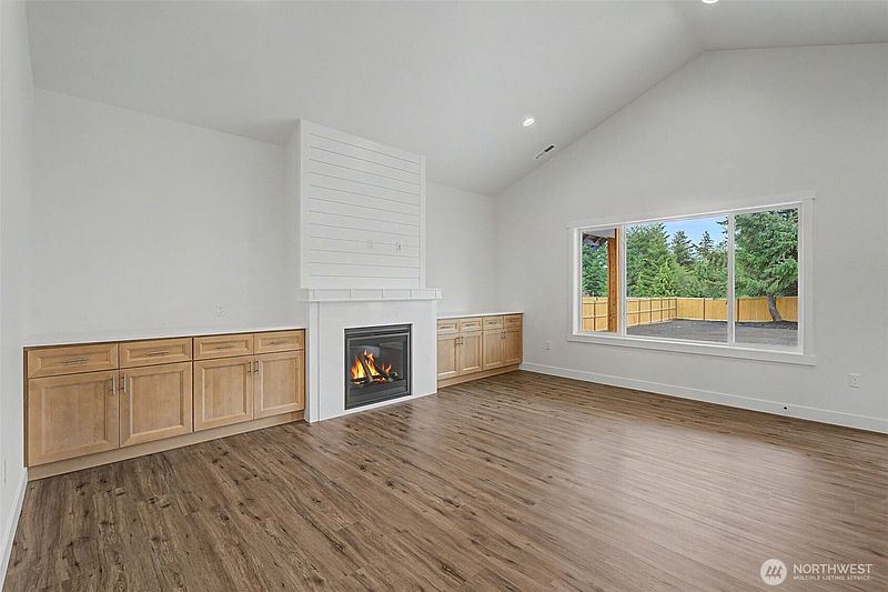 4th image of 11347 Elks Landing Court SE