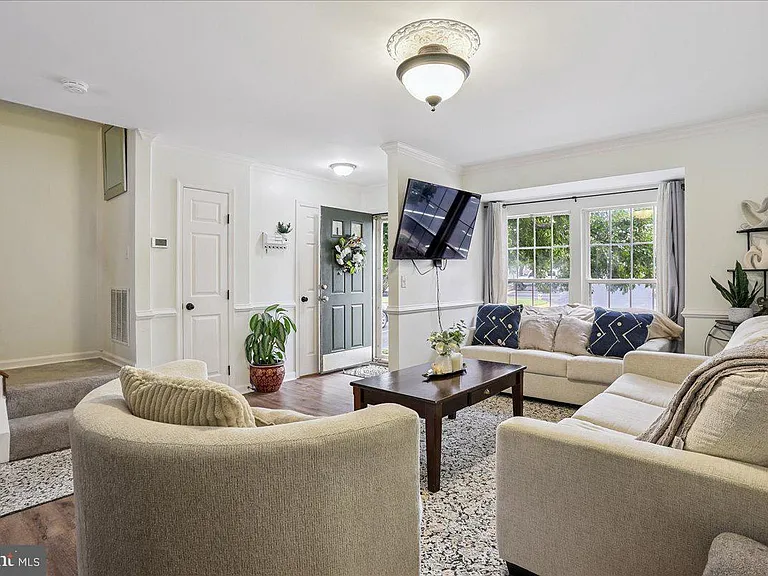 9781 Mock Orange Ct — Photo 4