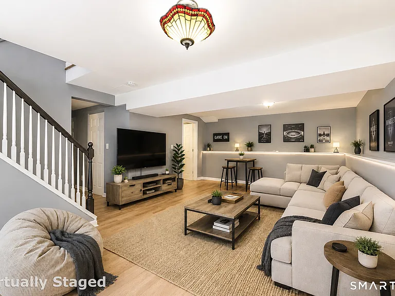 49 Tudor Ln — Photo 9