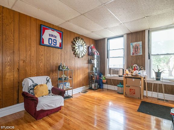 4th image of 2101 N Tripp Ave