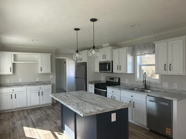 79 Crystal Springs Way, Somersworth, NH 03878