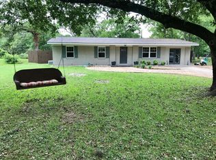 828 Tanglewood Dr, Bryan, TX 77802
