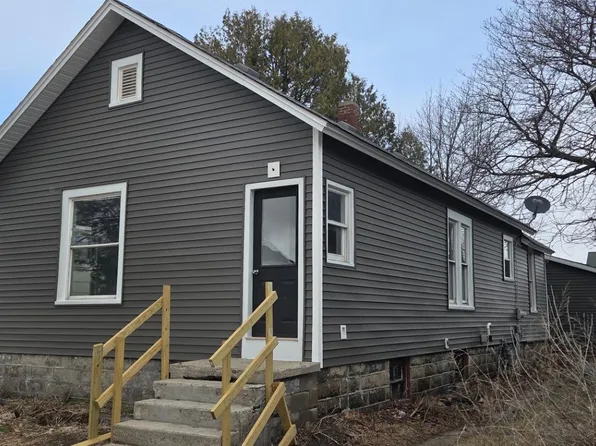 1610 15th Ave, Menominee, MI 49858
