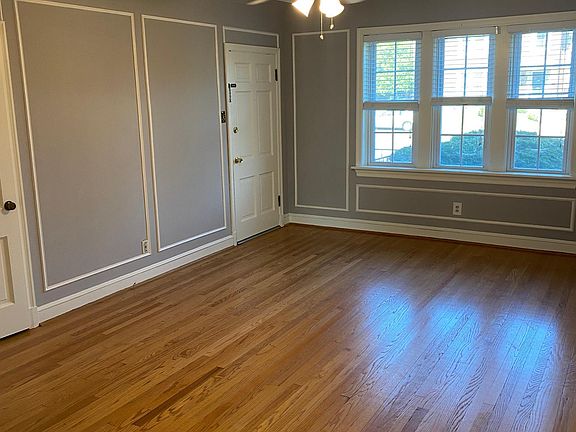 3rd image of 8012 Delmar Blvd APT 1E
