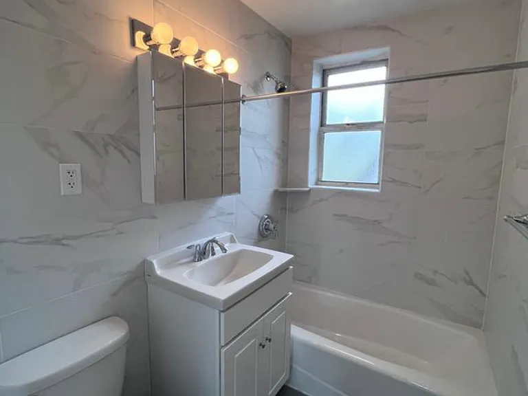 2070 20th Ln #5G — Photo 10