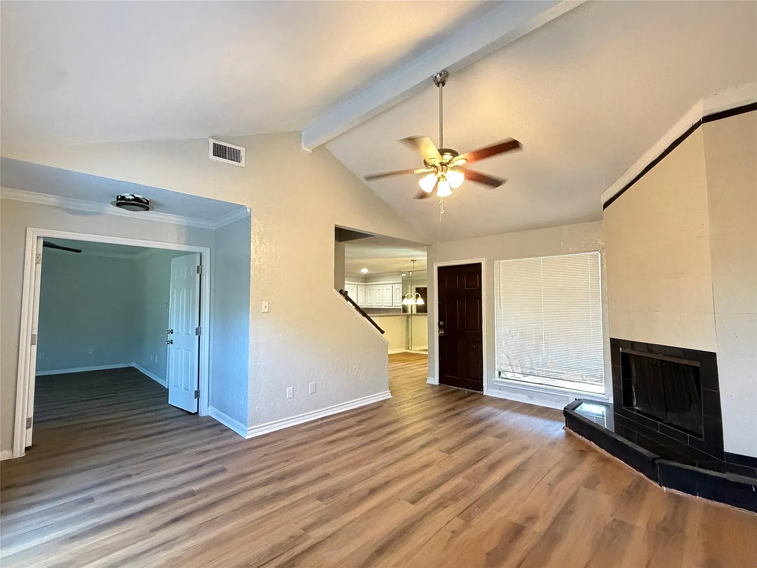 3 bed, 3.5 bath, 1642 sqft, $1,450 — Photo 1