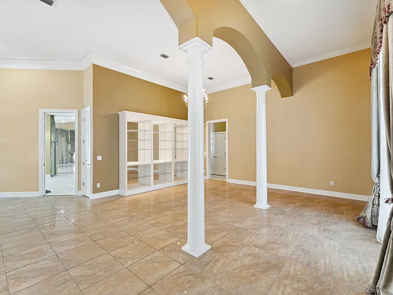 111 Florida Ave — Photo 12