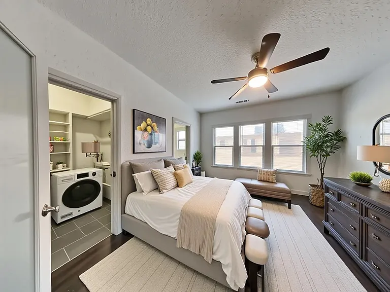Historic Elegance, Move-In Ready Comfort Special Incentive for Immediate Move-In — Photo 10