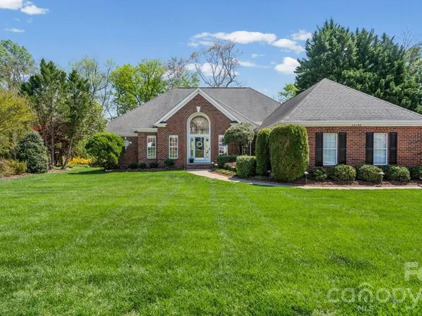 15746 Agincourt Dr, Huntersville, NC 28078