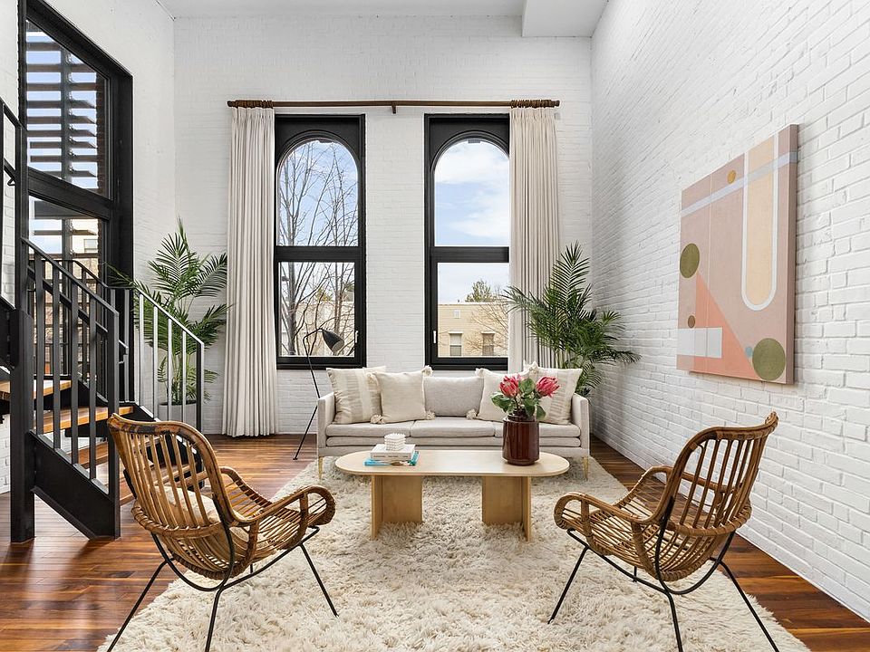 1st image of 533 Leonard St #2D