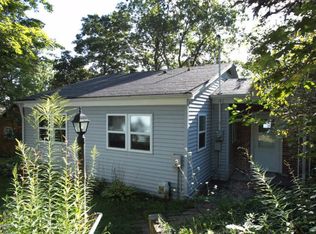 11425 Oak Dr, Delton, MI 49046