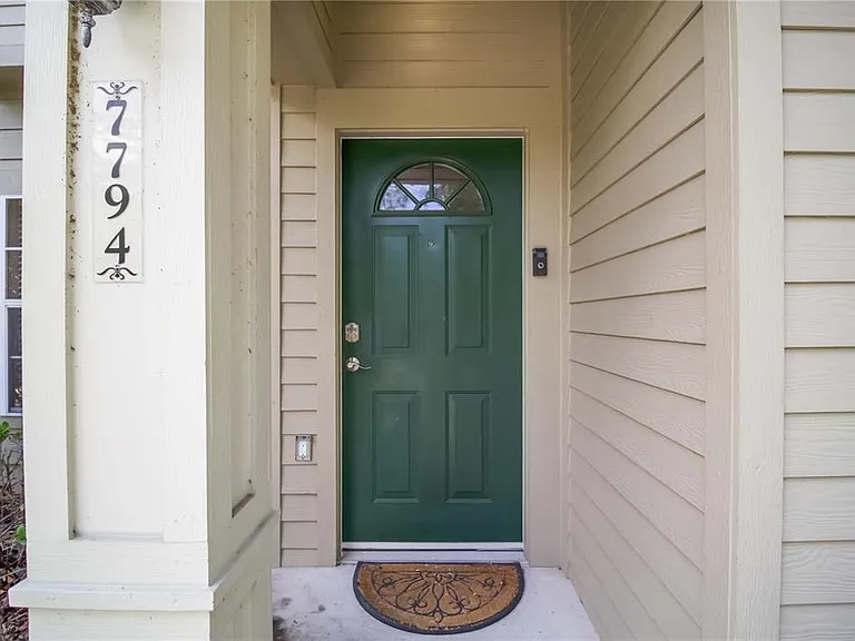 7794 Plantation Cir — Photo 2