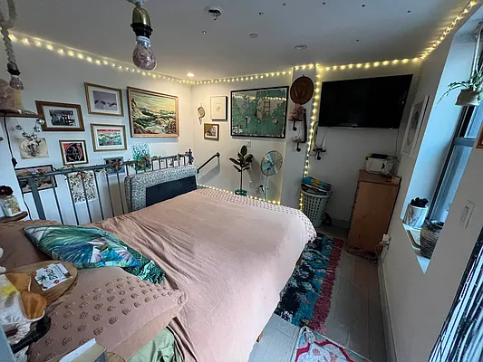 Rented by Delmark Realty LLC | media 43