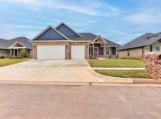 10405 SW 49th St, Mustang, OK 73064