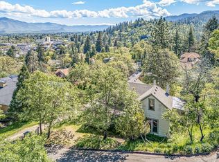 166 Nob Hill St, Ashland, OR