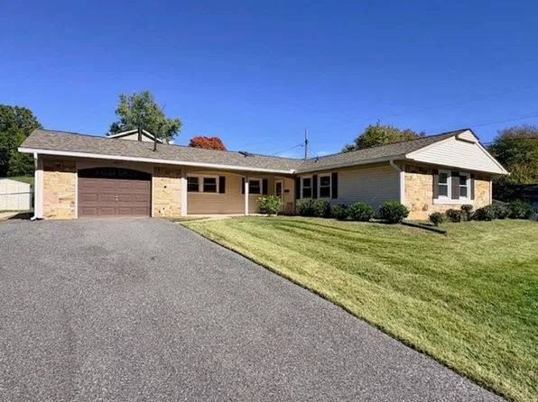 16003 Pond Meadow Ln, Bowie, MD 20716