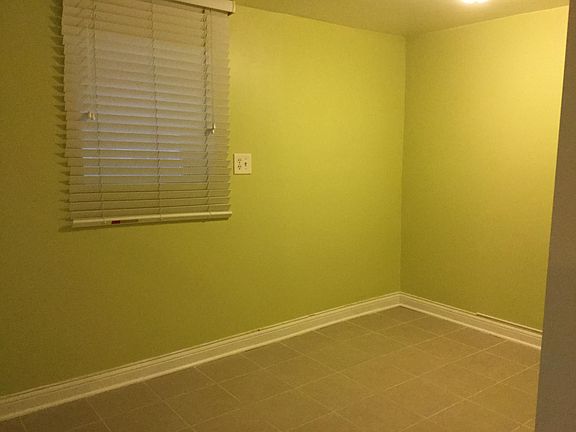 2nd image of 2250 N Hamlin Ave #Garden