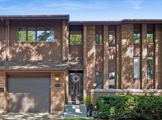 1018 Rene Ct, Park Ridge, IL 60068