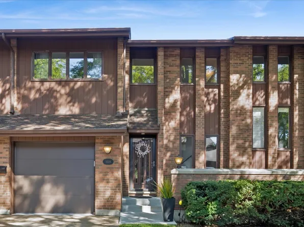 1018 Rene Ct, Park Ridge, IL 60068