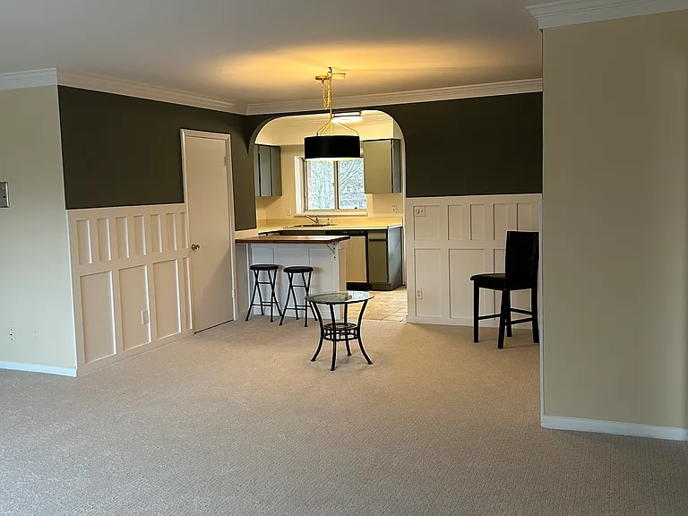 2415 Six East Ave #6 — Photo 12