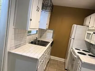 3317 Orleans Dr — Photo 2