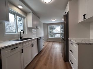 414 Exmoor St, Waterloo, ON N2K3T1