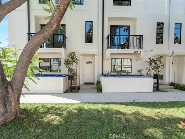 10612 Bloomfield St, North Hollywood, CA 91602