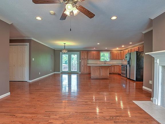 5th image of 104 Keeneland Cir