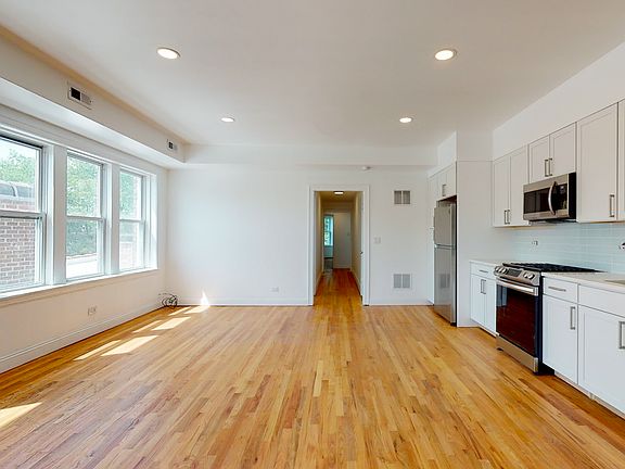 3rd image of 3419 W Medill Ave