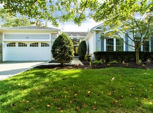 7 Hamlet Woods Dr, Saint James, NY 11780