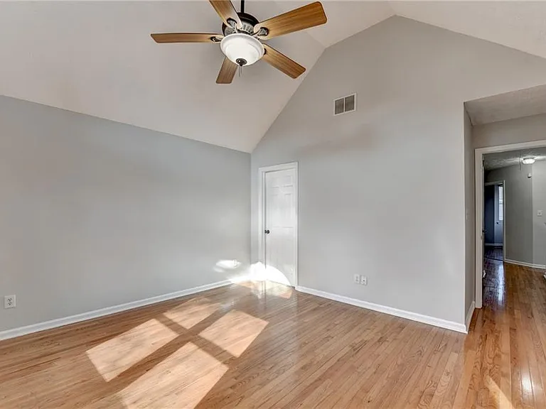 1112 Ashbury Dr — Photo 44
