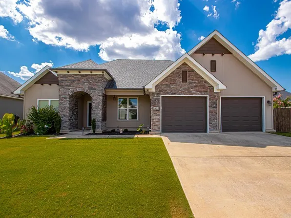 1925 Massee Gdns, Conway, AR 72034