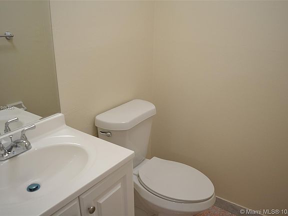 3rd image of 100 NW 87th Ave APT E211