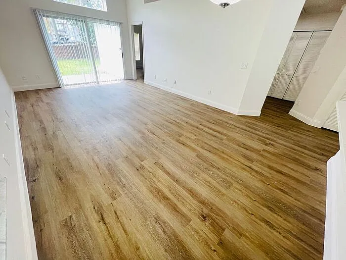 13403 Greenpointe Dr — Photo 3