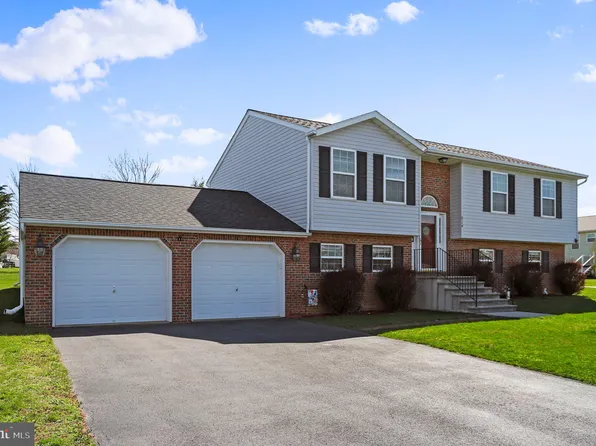 15344 Camden Dr N, Greencastle, PA 17225